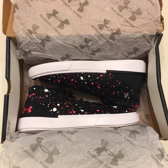 under Armour Girls Shoes - Picture 8 of 8